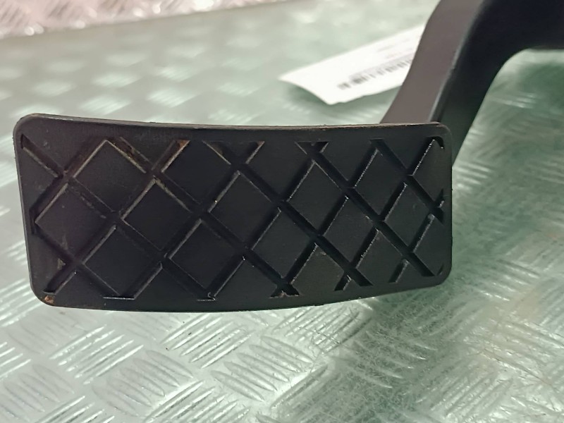 Recambio de potenciometro pedal para seat arona referencia OEM IAM 2Q1723503  6 PINES
