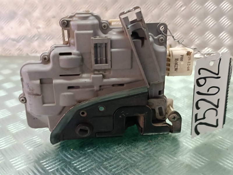 Recambio de cerradura puerta trasera izquierda para seat leon (1p1) referencia OEM IAM 1P0839015 8 PINES ELECTRICA