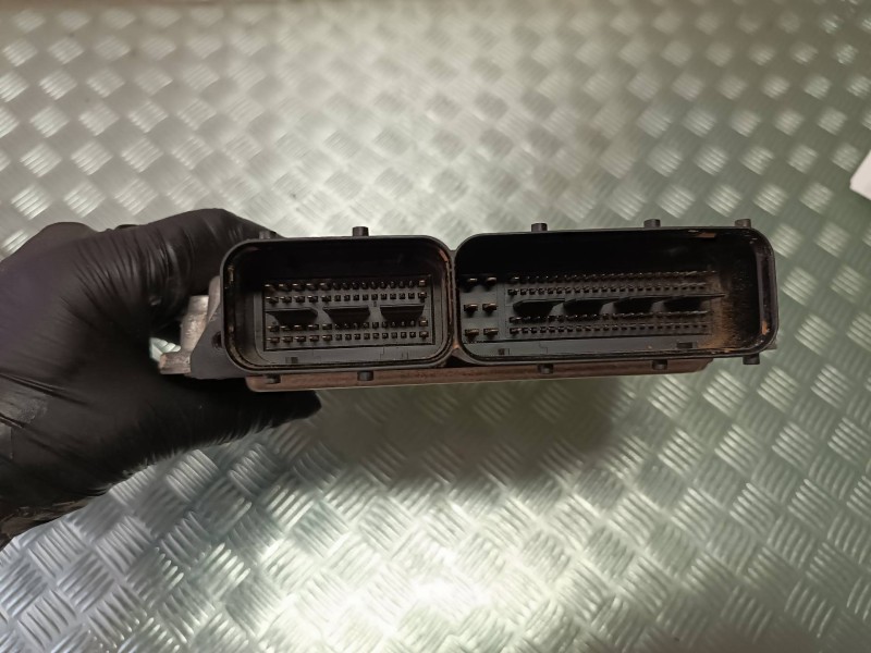 Recambio de centralita motor uce para seat leon (kl1) referencia OEM IAM 05E907309D 0261S21825 BOSCH