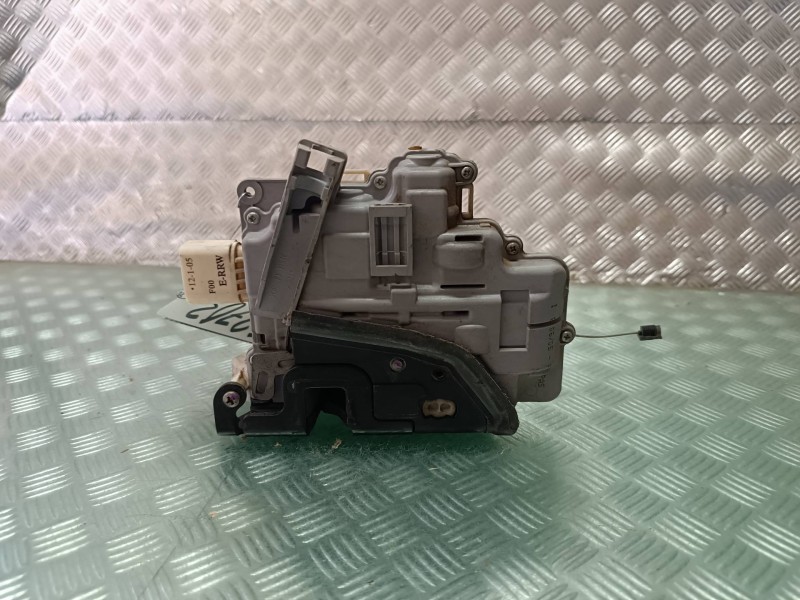 Recambio de cerradura puerta delantera derecha para seat leon (1p1) referencia OEM IAM 1P1837016 ELECTRICA 7 PINES