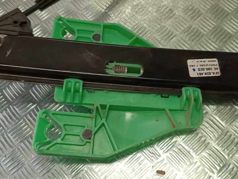 Recambio de elevalunas trasero izquierdo para seat leon (kl1) referencia OEM IAM 5FA839461 ELECTRICO SE38002S
