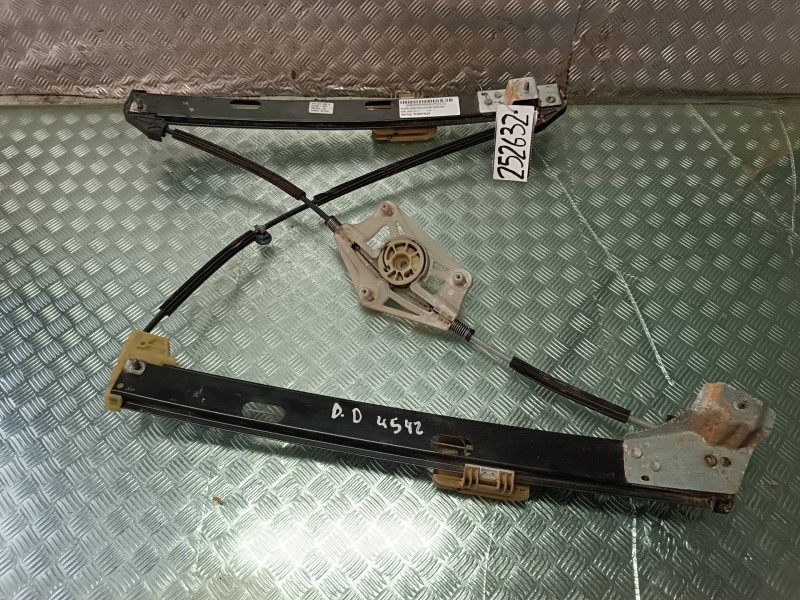 Recambio de elevalunas delantero derecho para seat leon (kl1) referencia OEM IAM 5FA837462A ELECTRICO SE38004S
