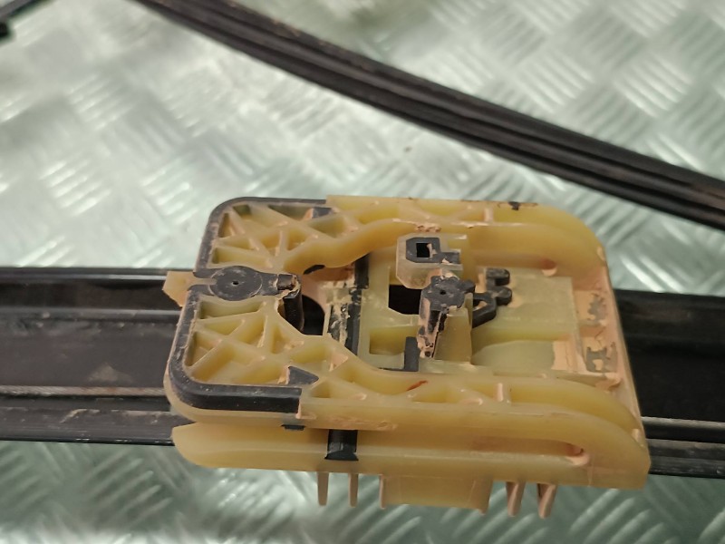 Recambio de elevalunas delantero derecho para seat leon (kl1) referencia OEM IAM 5FA837462A ELECTRICO SE38004S