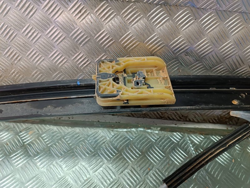 Recambio de elevalunas delantero derecho para seat leon (kl1) referencia OEM IAM 5FA837462A ELECTRICO SE38004S