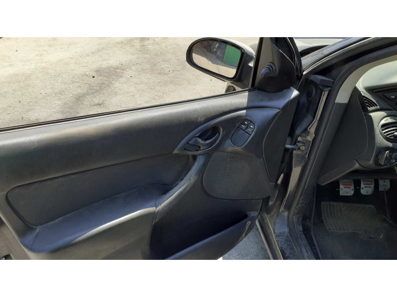 ford focus berlina (cak) del año 2003