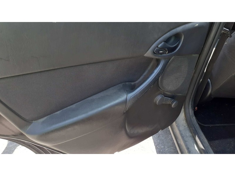 ford focus berlina (cak) del año 2003