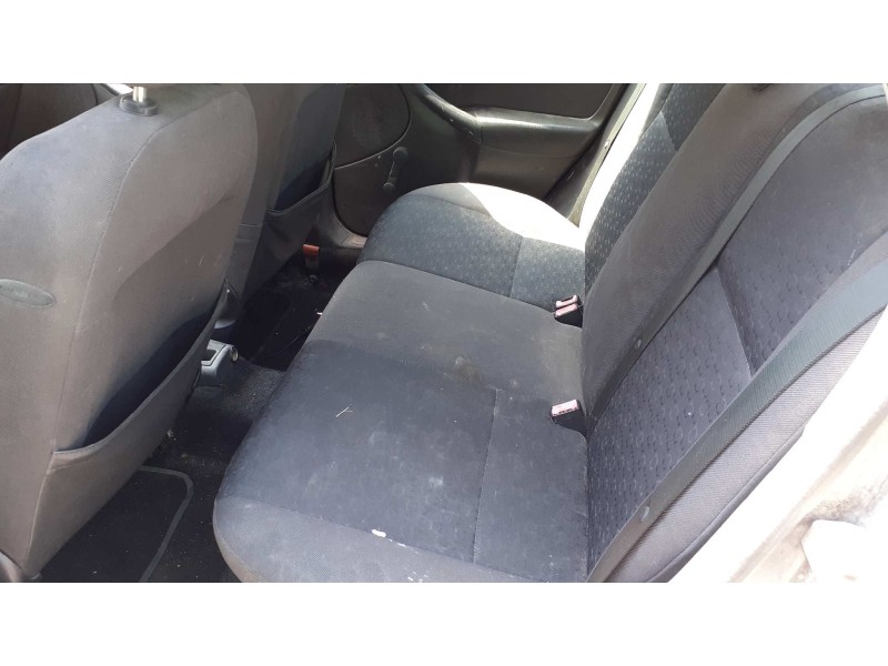 ford focus berlina (cak) del año 2003