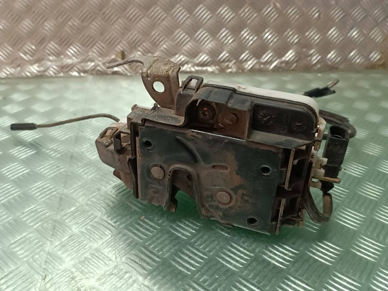 Recambio de cerradura puerta delantera derecha para seat cordoba berlina (6k2) referencia OEM IAM 6K4837016D  ELECTRICA