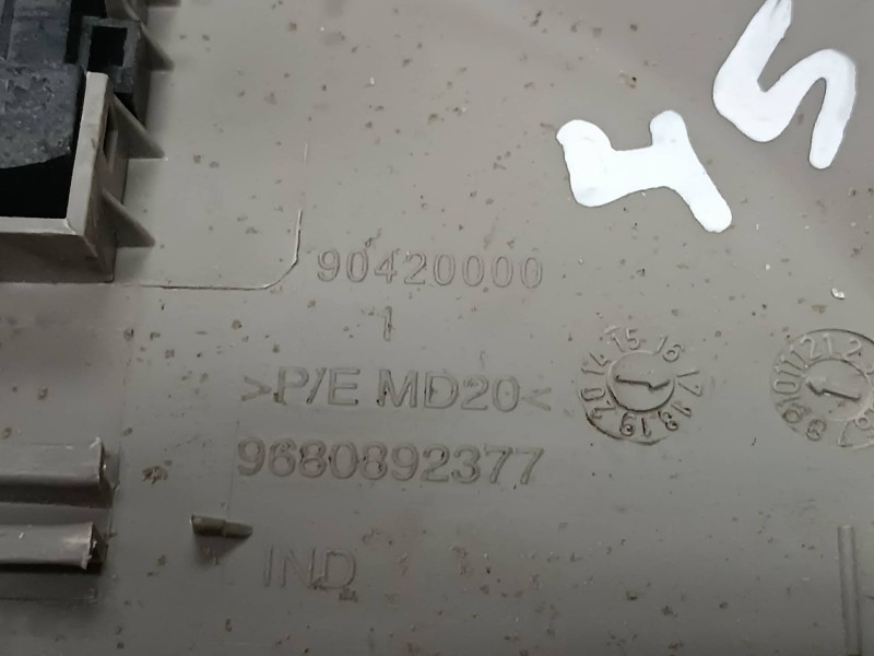 Recambio de luz interior para citroen berlingo cuadro referencia OEM IAM 9680892377 90420000 
