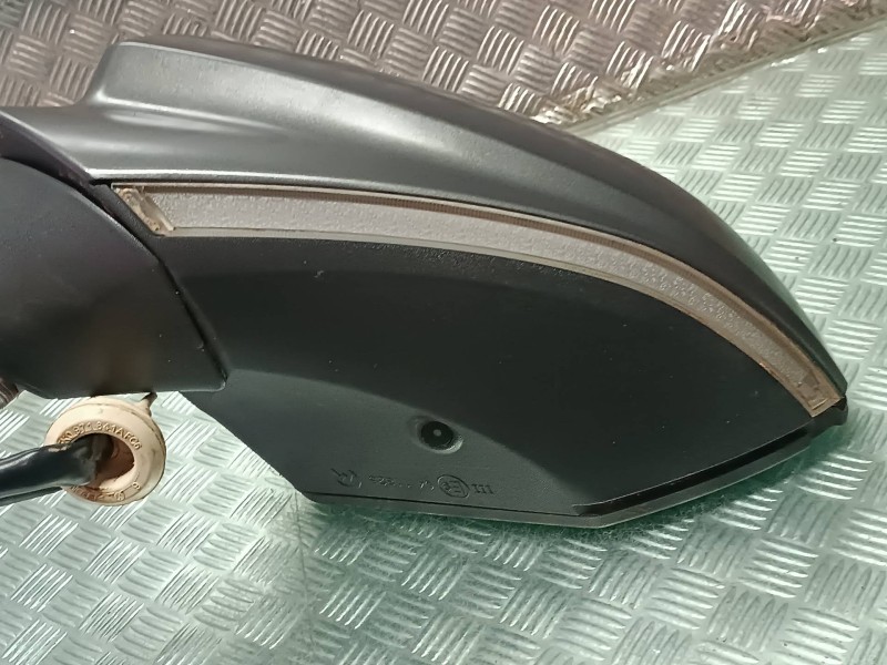 Recambio de retrovisor izquierdo para seat leon (kl1) referencia OEM IAM 0411825  ELECTRICO