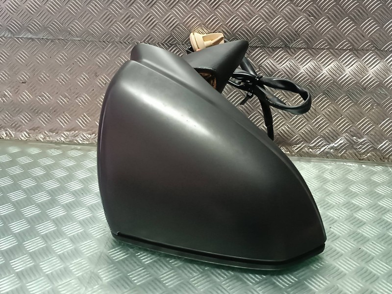 Recambio de retrovisor derecho para seat leon (kl1) referencia OEM IAM 0411825  ELECTRICO
