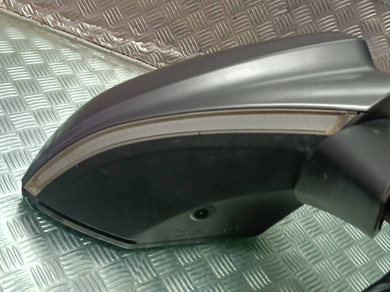 Recambio de retrovisor derecho para seat leon (kl1) referencia OEM IAM 0411825  ELECTRICO