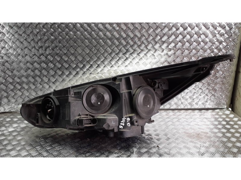 Recambio de faro derecho para ford focus lim. (cb8) referencia OEM IAM F1EB13W029CB  10 PINES