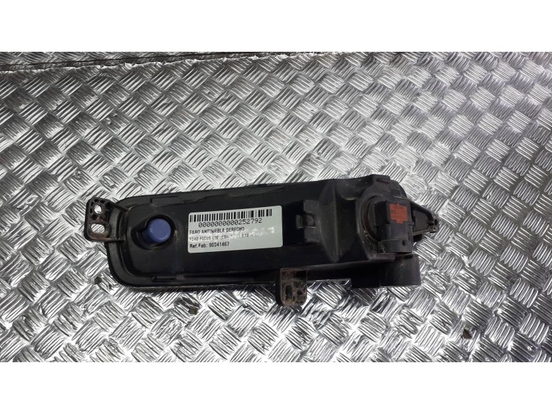 Recambio de faro antiniebla derecho para ford focus lim. (cb8) referencia OEM IAM 90041467  2 PINES
