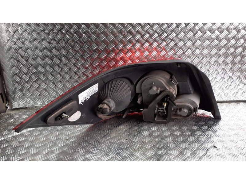 Recambio de piloto trasero derecho para renault megane ii coupe/cabrio referencia OEM IAM 8200142687  6 PINES