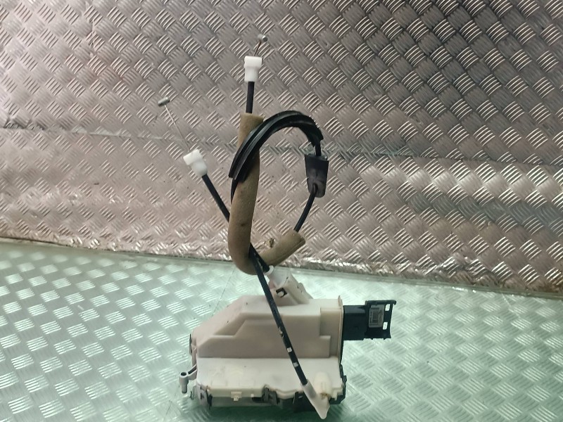 Recambio de cerradura puerta delantera derecha para citroen berlingo cuadro referencia OEM IAM 828405  ELECTRICA