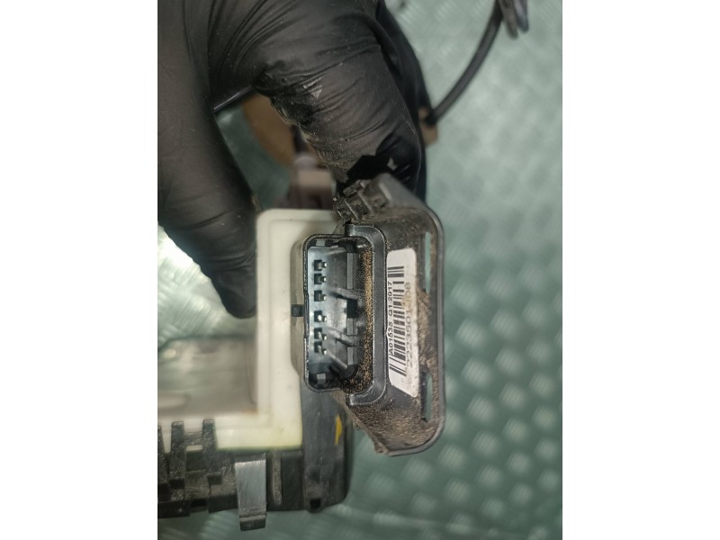 Recambio de cerradura puerta delantera derecha para citroen berlingo cuadro referencia OEM IAM 828405  ELECTRICA