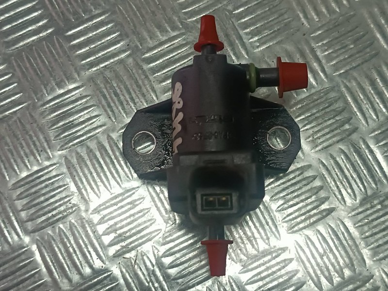 Recambio de valvula aire adicional para ford focus lim. (cb8) referencia OEM IAM 9688124580  CONECTOR 2 PINES