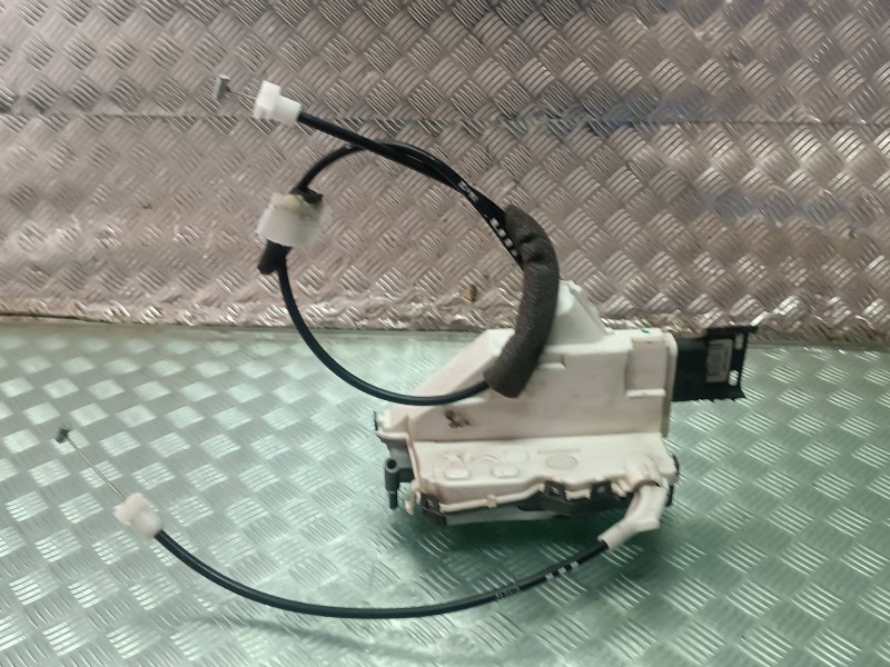 Recambio de cerradura puerta delantera derecha para peugeot 308 sw referencia OEM IAM A048069  ELECTRICA