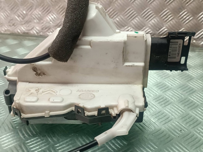 Recambio de cerradura puerta delantera derecha para peugeot 308 sw referencia OEM IAM A048069  ELECTRICA