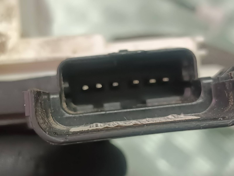 Recambio de cerradura puerta delantera derecha para peugeot 308 sw referencia OEM IAM A048069  ELECTRICA