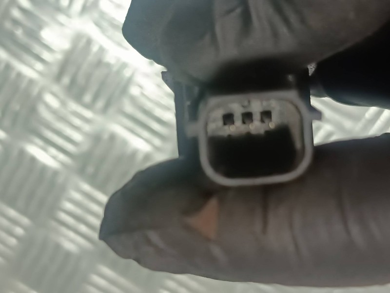 Recambio de sensor para ford focus lim. (cb8) referencia OEM IAM EM2T15K859AAW  CONECTOR 3 PINES