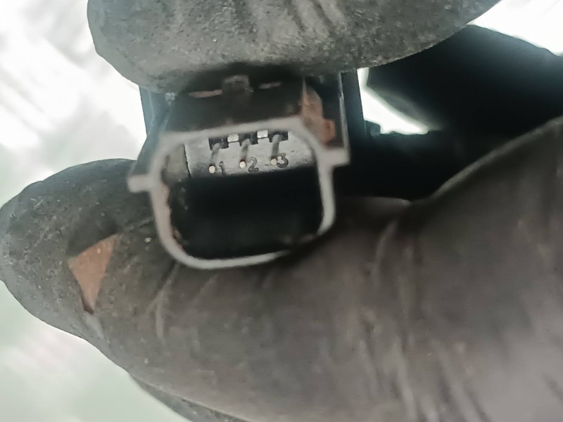 Recambio de sensor para ford focus lim. (cb8) referencia OEM IAM EM2T15K859AAW  CONECTOR 3 PINES