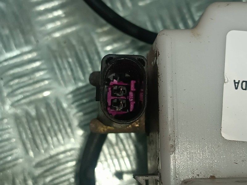 Recambio de cerradura puerta delantera izquierda para seat cordoba berlina (6k2) referencia OEM IAM   ELECTRICA