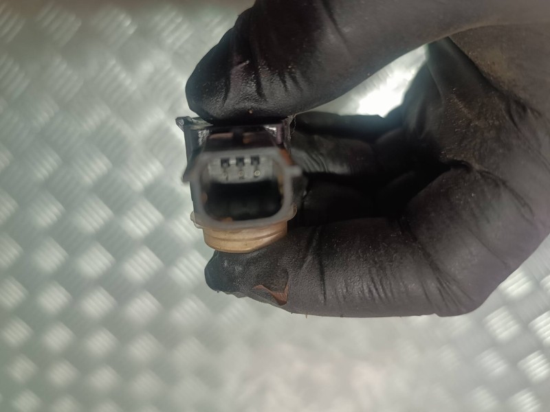 Recambio de sensor para ford focus lim. (cb8) referencia OEM IAM EM2T15K859AAW  CONECTOR 3 PINES