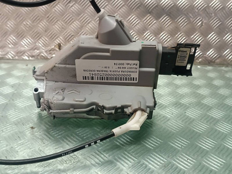 Recambio de cerradura puerta trasera derecha para peugeot 308 sw referencia OEM IAM 006174 A048069 ELECTRICA