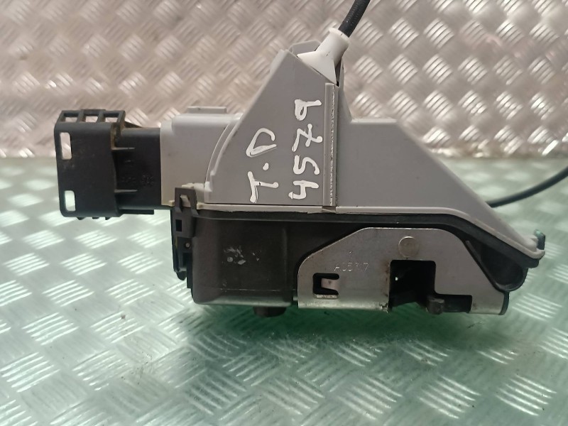 Recambio de cerradura puerta trasera derecha para peugeot 308 sw referencia OEM IAM 006174 A048069 ELECTRICA