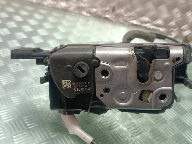 Recambio de cerradura puerta trasera derecha para peugeot 308 sw referencia OEM IAM 006174 A048069 ELECTRICA