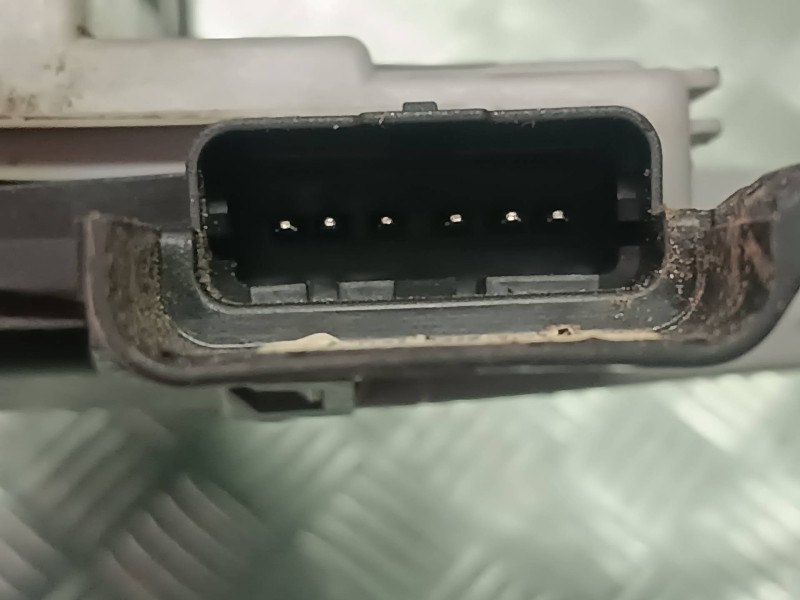 Recambio de cerradura puerta trasera derecha para peugeot 308 sw referencia OEM IAM 006174 A048069 ELECTRICA