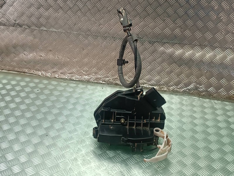 Recambio de cerradura puerta trasera derecha para ford focus lim. (cb8) referencia OEM IAM BM5AA26412AF 921764105 ELECTRICA