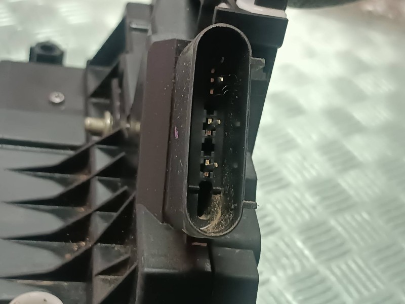 Recambio de cerradura puerta trasera derecha para ford focus lim. (cb8) referencia OEM IAM BM5AA26412AF 921764105 ELECTRICA