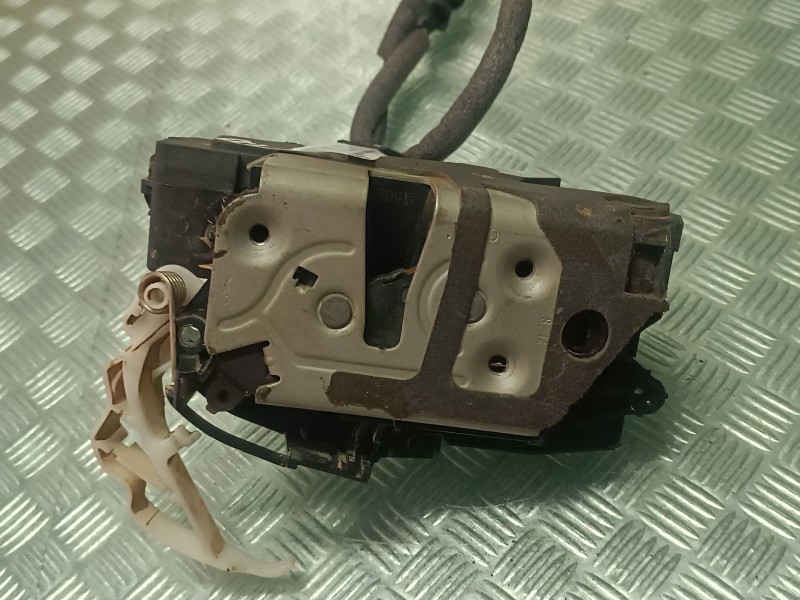 Recambio de cerradura puerta trasera derecha para ford focus lim. (cb8) referencia OEM IAM BM5AA26412AF 921764105 ELECTRICA