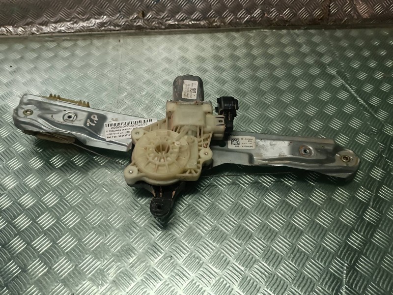Recambio de elevalunas trasero derecho para ford focus lim. (cb8) referencia OEM IAM 924131104 RR1FK23665 ELECTRICO
