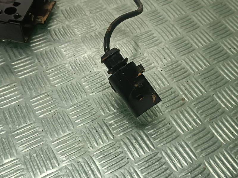 Recambio de cerradura capo para seat leon (kl1) referencia OEM IAM 4K0823509  CONECTOR 2 PINES