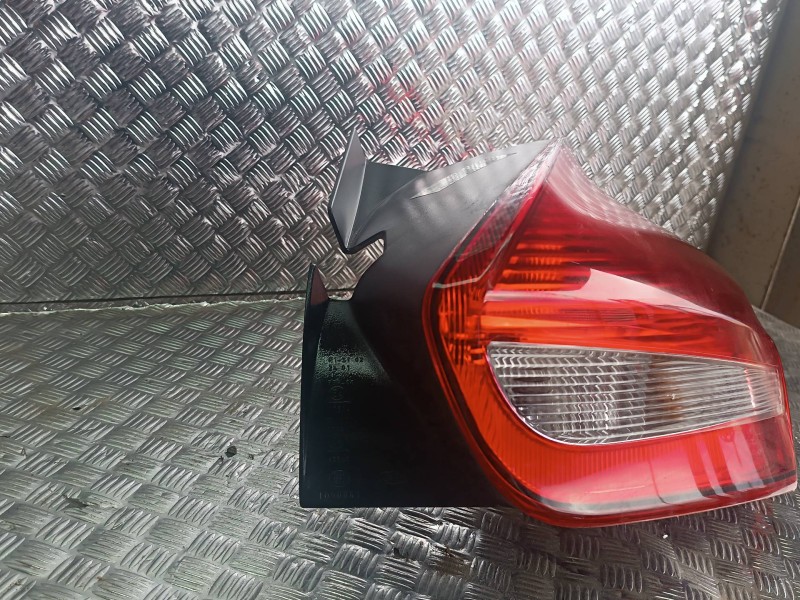 Recambio de piloto trasero derecho para ford focus lim. (cb8) referencia OEM IAM F1EB12404CD  5 PINES