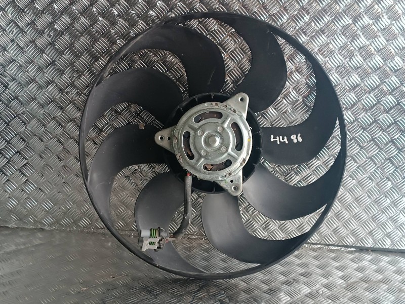 Recambio de electroventilador para ford focus lim. (cb8) referencia OEM IAM 3Q515107 5YY0539 5000921