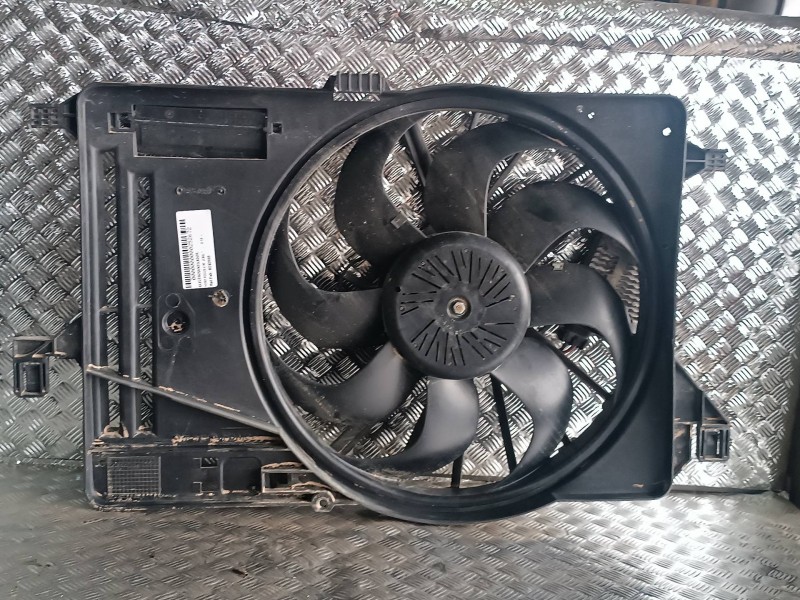 Recambio de electroventilador para ford focus lim. (cb8) referencia OEM IAM 8240588 5YY0539 FOMOCO