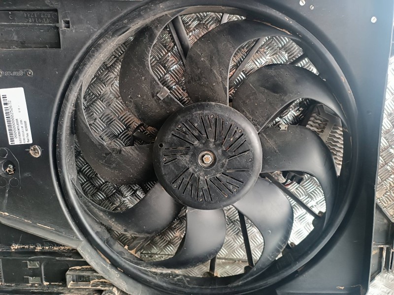 Recambio de electroventilador para ford focus lim. (cb8) referencia OEM IAM 8240588 5YY0539 FOMOCO