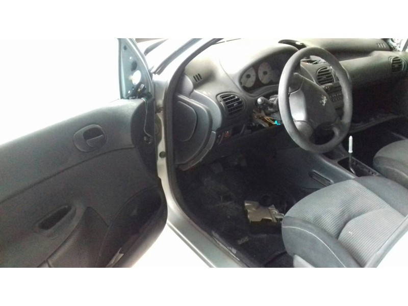 peugeot 206 berlina del año 2003