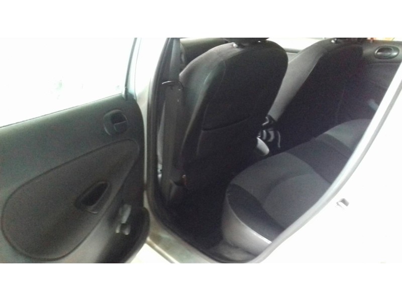 peugeot 206 berlina del año 2003