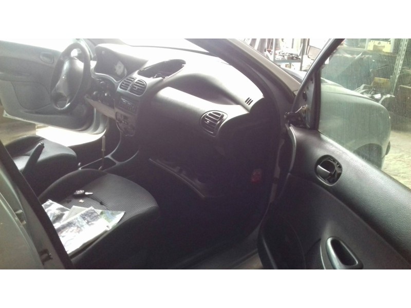 peugeot 206 berlina del año 2003