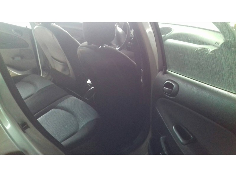 peugeot 206 berlina del año 2003