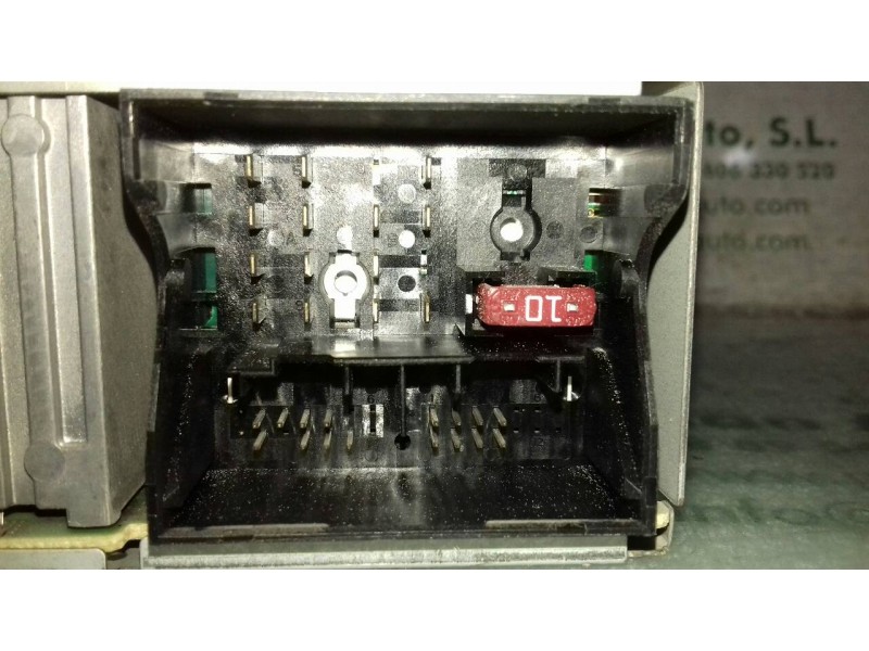 Recambio de sistema audio / radio cd para citroen c4 berlina lx referencia OEM IAM 9666403077  BLAUPUNKT