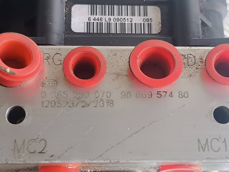 Recambio de abs para peugeot 308 sw referencia OEM IAM 9666957480 0265252070 BOSCH