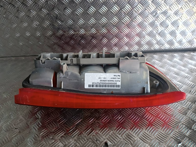 Recambio de piloto trasero derecho para opel corsa b referencia OEM IAM   VALEO