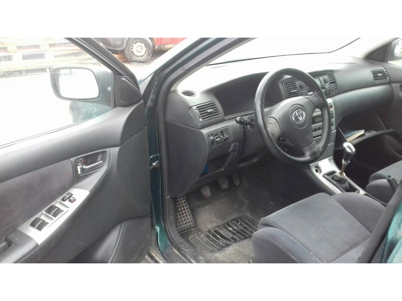 toyota corolla (e12) del año 2004